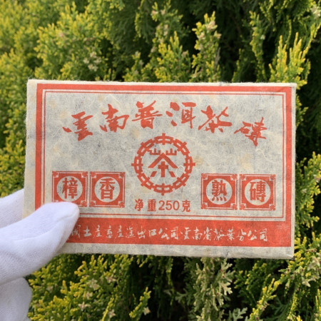 Шу пуэр Zhong Cha 2004 года кирпич 250 г